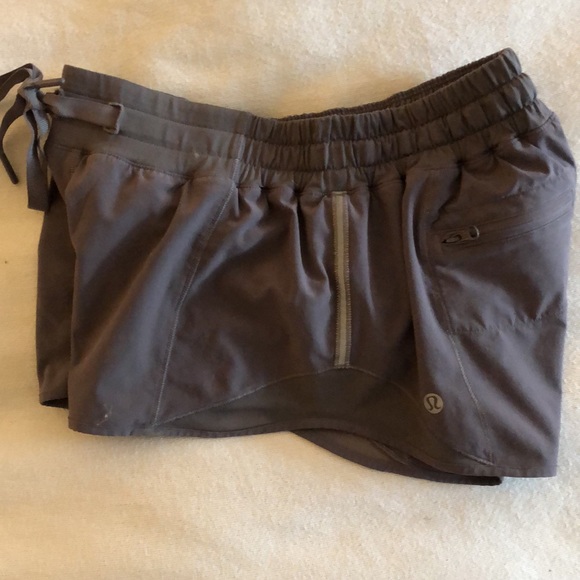 Lululemon Racer Shorts Size 6 - Picture 4 of 5